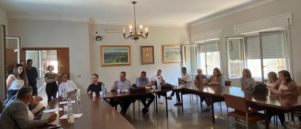 Precariato, a Briatico focus su tirocinanti e formule di lavoro “invisibile”