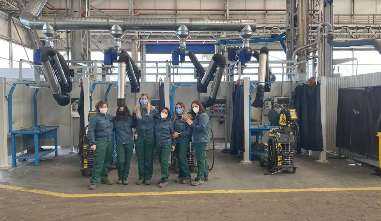 Vibo, il corso di saldatura si conclude con l'assunzione di 6 ragazze