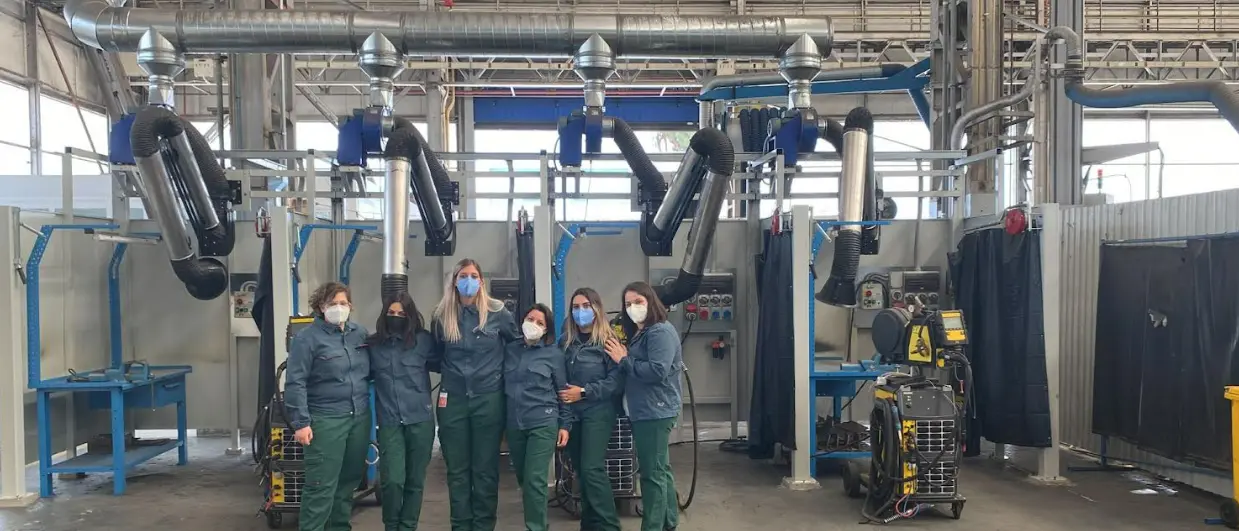 Vibo, il corso di saldatura si conclude con l'assunzione di 6 ragazze