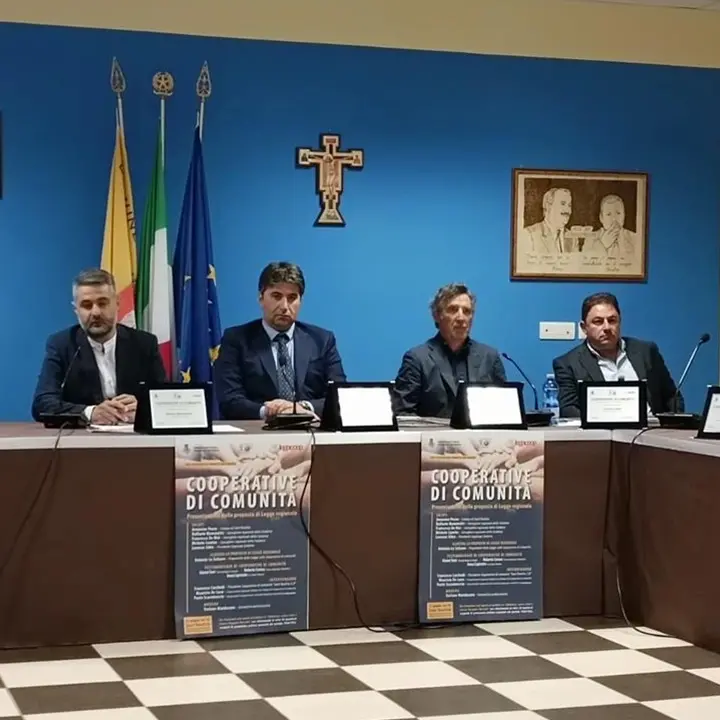 Cooperative di comunità, la proposta di legge di Lo Schiavo: «Nuovo modello di sviluppo per la Calabria»