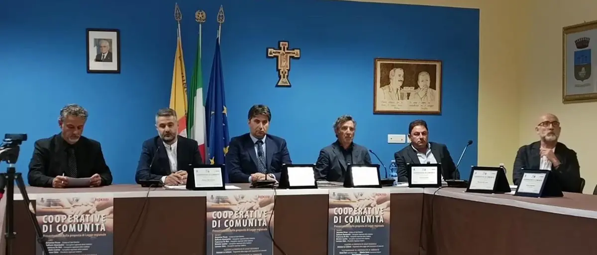 Cooperative di comunità, la proposta di legge di Lo Schiavo: «Nuovo modello di sviluppo per la Calabria»