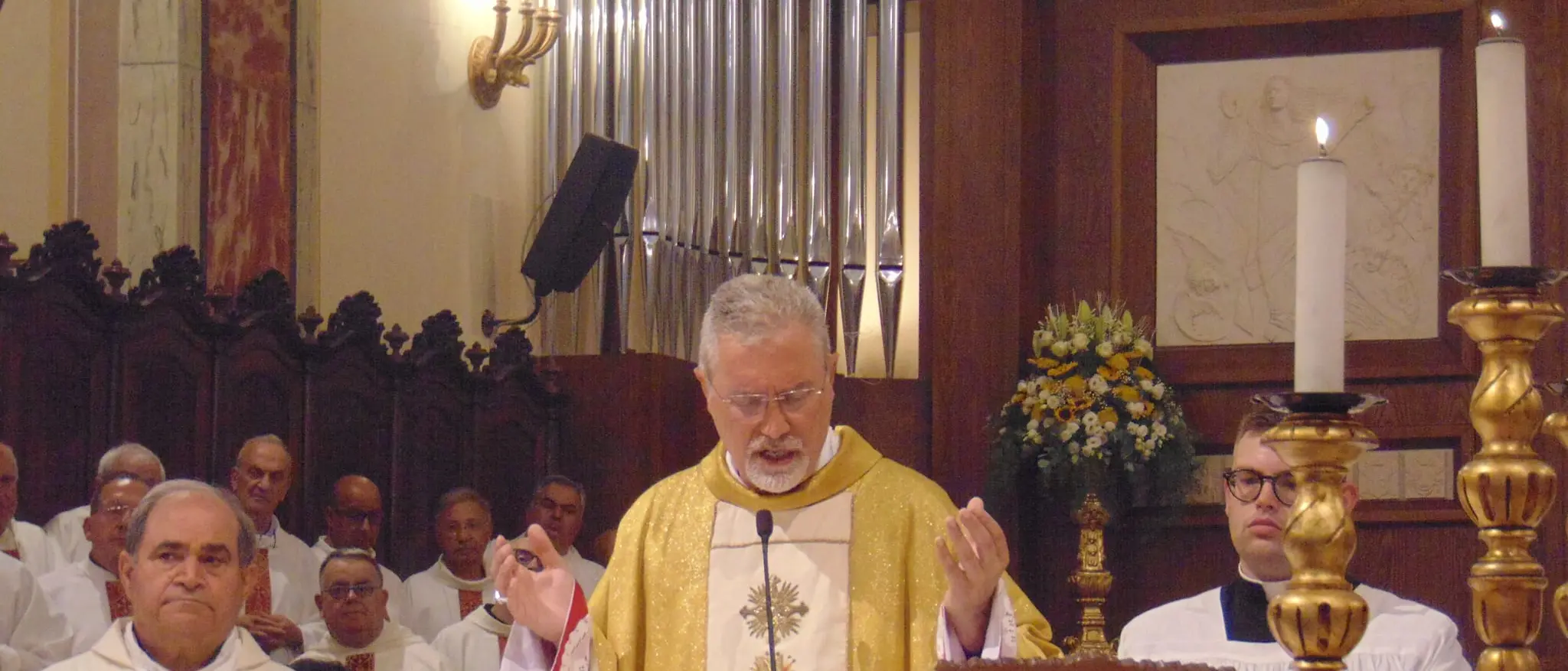 Festa Corpus Domini, il vescovo: «Chiacchiere e maldicenze distruggono il nostro essere comunione»