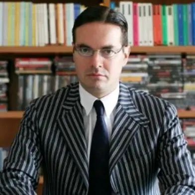 Diffamazione: titolari residence di Capo Vaticano querelano Klaus Davi