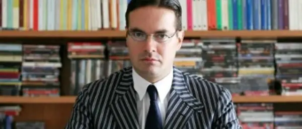 Diffamazione: titolari residence di Capo Vaticano querelano Klaus Davi