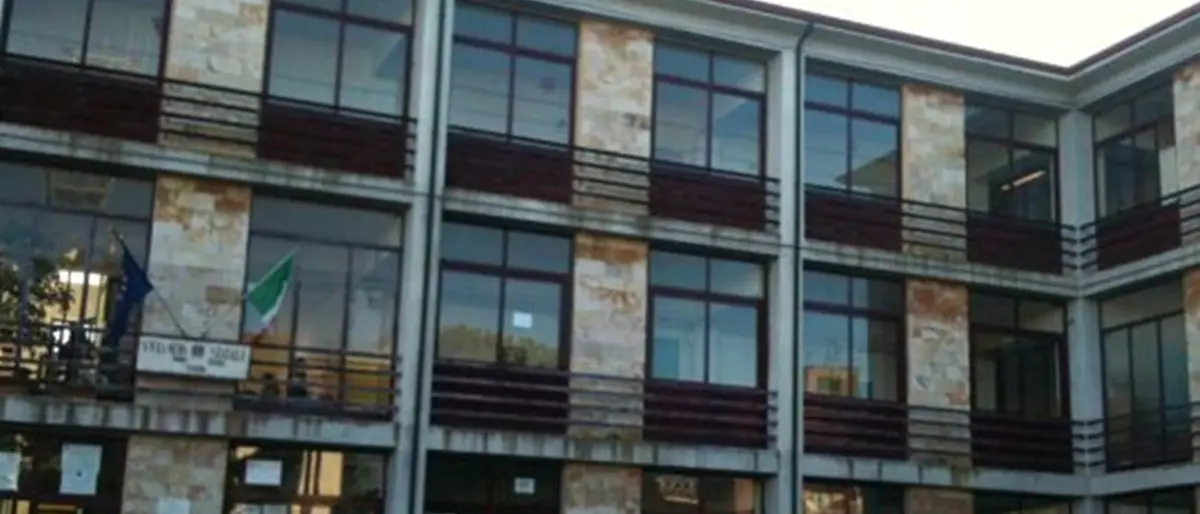 Scuole: «Nel patto per la città si abbattono i fitti ma si spostano le classi negli edifici privati»