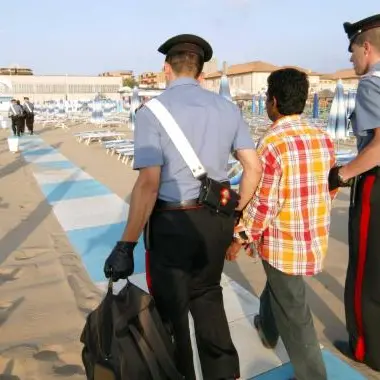 Briatico: pretendeva il “pizzo” dagli ambulanti in spiaggia, arrestato