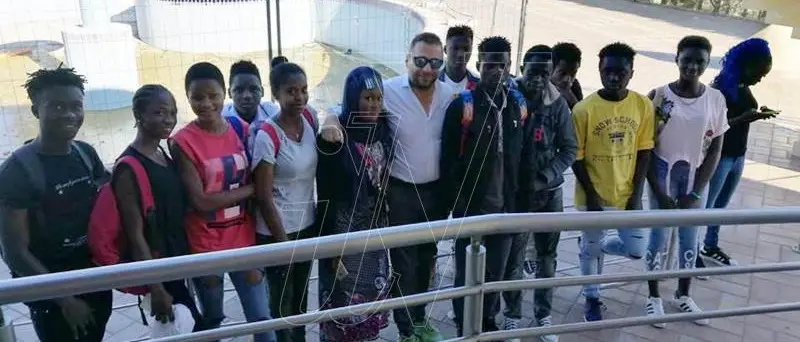 Scuola e integrazione, a Vibo Marina 14 migranti ottengono la licenza media