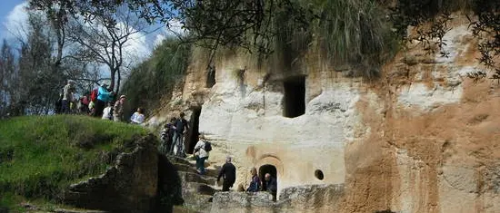 Zungri, conto alla rovescia per il “Festival di Cantastorie” al sito rupestre