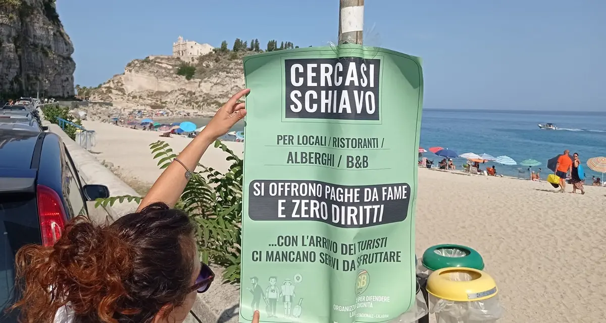 Senza contratto né giorni liberi: «Lo stipendio? Poi vediamo». In Calabria il conto del turismo estivo lo paga chi lavora\n