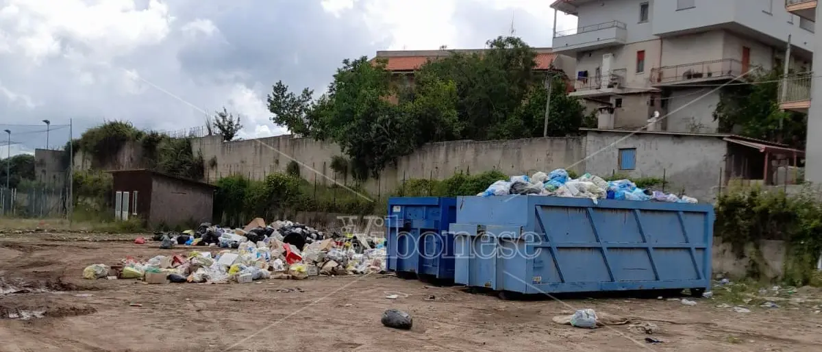 \"Bomba\" ecologica a San Costantino Calabro, l’ex stadio trasformato in discarica