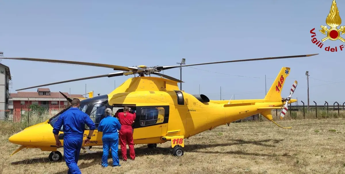 Motociclista finisce in una scarpata nel Vibonese: interviene l'elisoccorso - Foto
