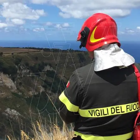 Emergenza incendi nel Vibonese, 800 interventi dei Vigili del fuoco in 15 giorni