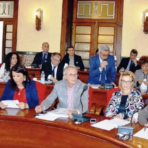 Rimpasto di Giunta a Vibo, implode la maggioranza: «Sostegno non scontato»