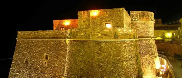 Pizzo, al Castello Murat via alla rassegna letteraria \"Parole d'incanto\"