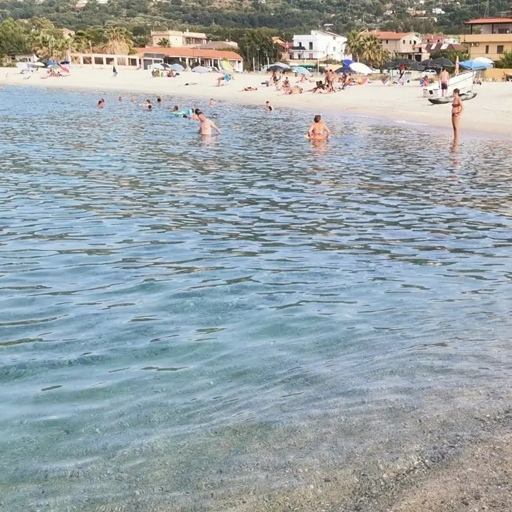 Vibo punta alla Bandiera blu, il sindaco: «La nostra costa non ha nulla da invidiare alle più blasonate località calabresi»