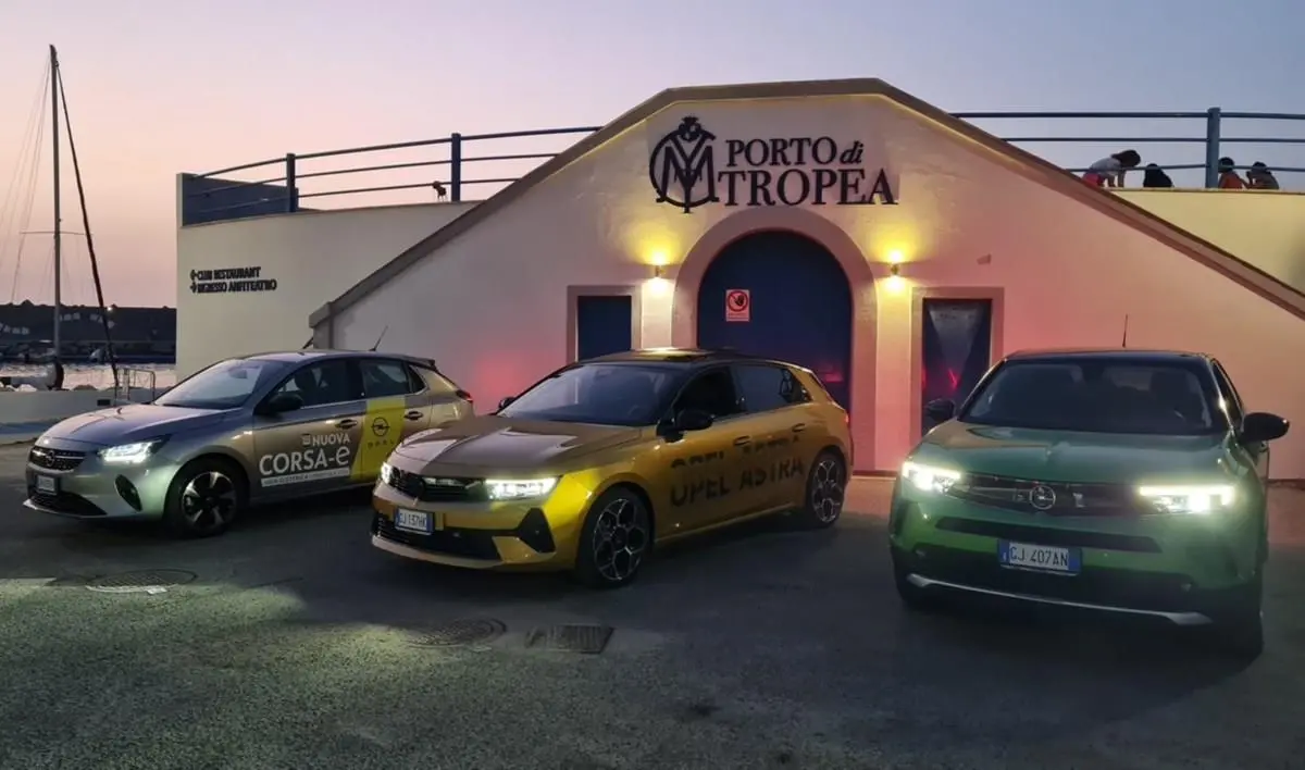 Autozeta e Opel in tour lungo la costa tirrenica calabrese - Video