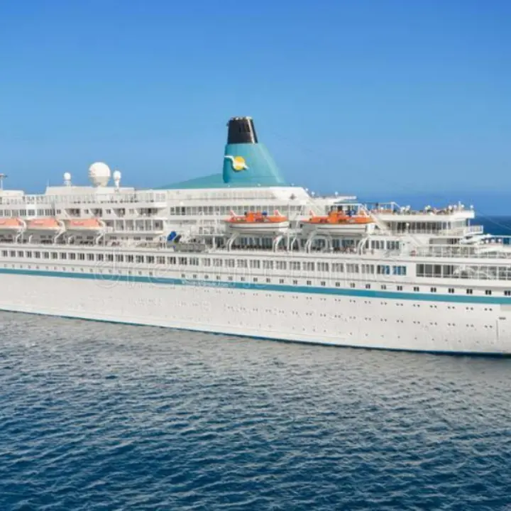 Crociera nel Mediterraneo, cresce l’attesa per l’arrivo della “Nave dei sogni” al Porto di Vibo Marina