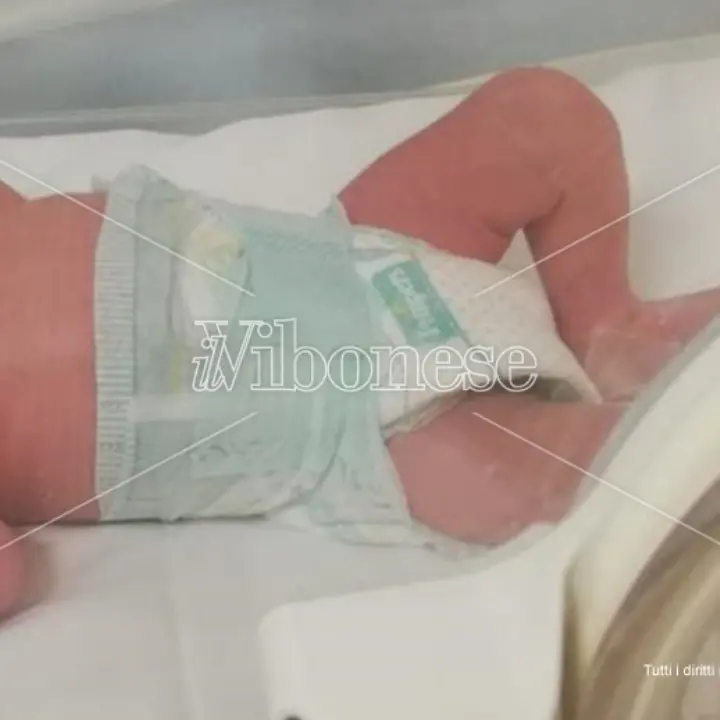 In vacanza a Ricadi si sente male, scopre di essere incinta e partorisce