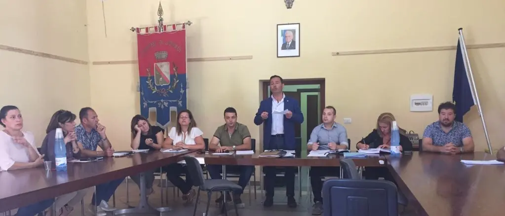 Ionadi: il Consiglio comunale approva l’assestamento di bilancio e riduce i gettoni