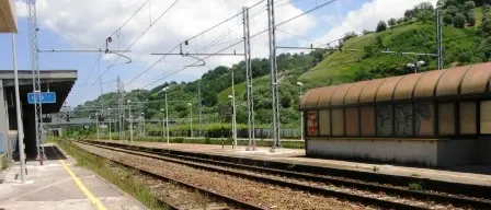 Incendio alla Stazione di Mileto: a fuoco un vagone abbandonato