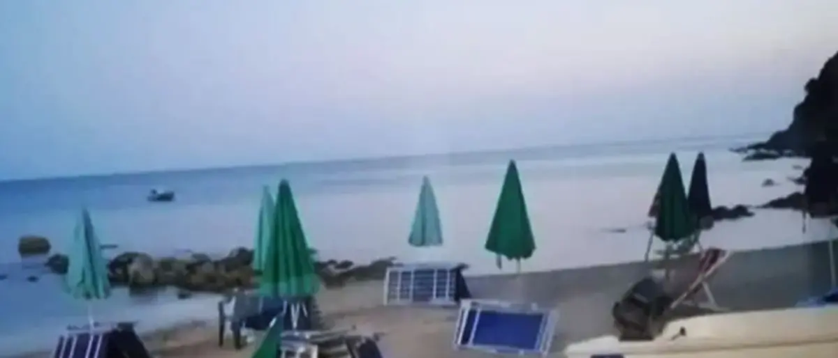 S. Maria di Ricadi, demolizione di uno scivolo abusivo scatena l’ira di un pregiudicato che danneggia un ristorante