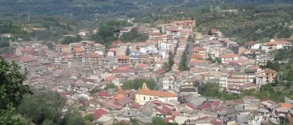 Si stacca la marmitta dalla moto e finisce in ospedale