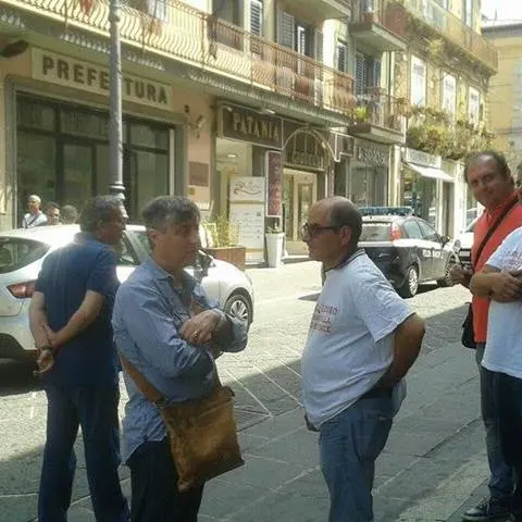 Provincia Vibo: lavoratori senza stipendio, scatta la protesta (VIDEO)