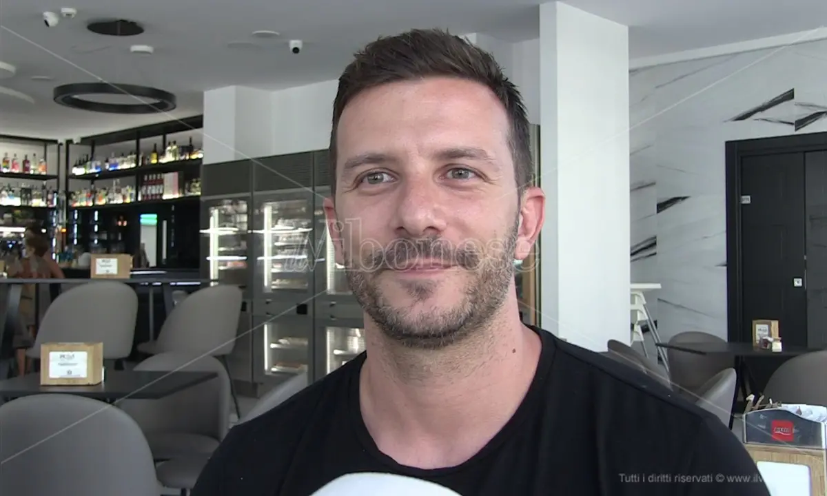 L'artista Giuseppe Lo Schiavo da Pizzo alla conquista di Times Square -Video