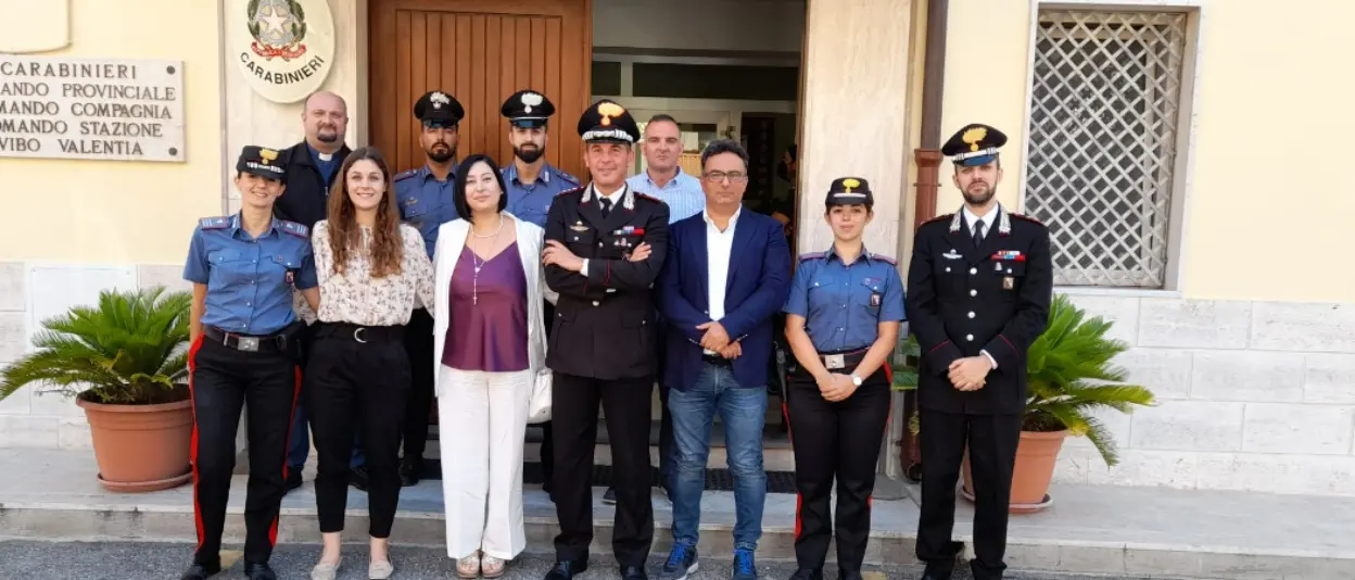 Carabinieri, al provinciale di Vibo la visita del senatore De Angelis e dell’avvocato Staropoli