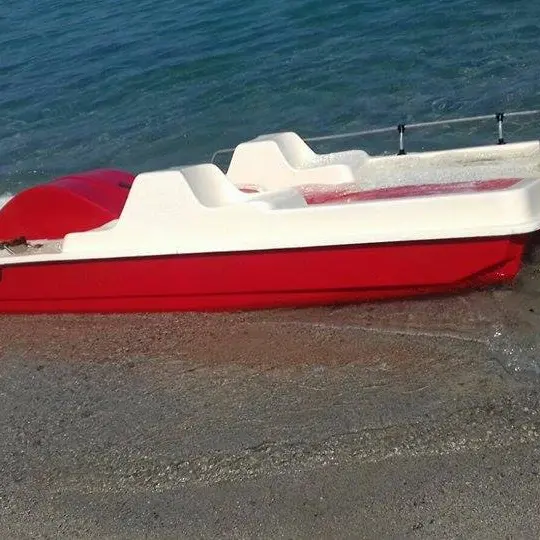 Notte “brava” a Bivona: si ubriacano in spiaggia, rubano un pedalò e abbandonano i rifiuti