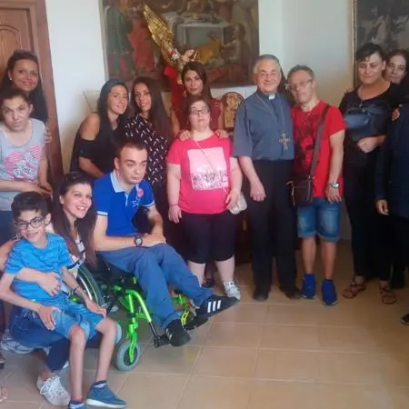 Mileto: i “diversamente belli” dal vescovo. Rammarico per trasferimento don Campennì