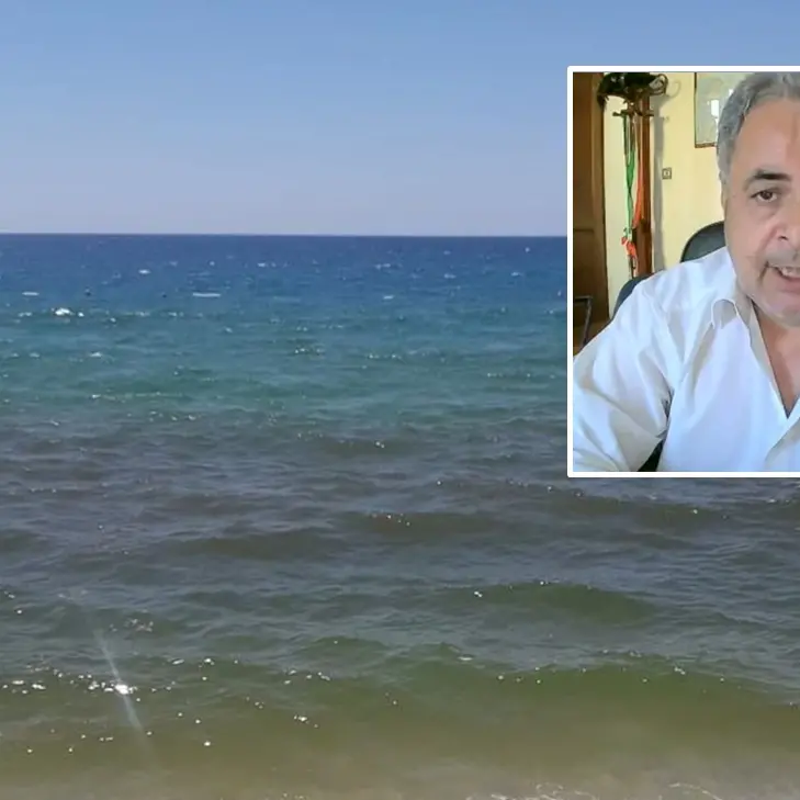 Mare sporco a Nicotera, il sindaco: «Ecco la causa, informata la Capitaneria»
