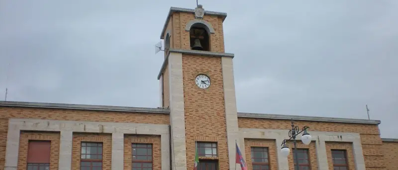 Comune Vibo, migranti e distrazione di soldi: chiesto l'intervento del prefetto