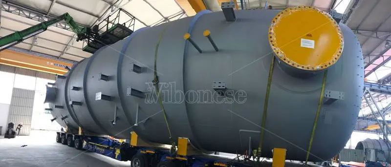 Venti chilometri in 2 giorni: il viaggio del mega serbatoio vanto dell’industria vibonese