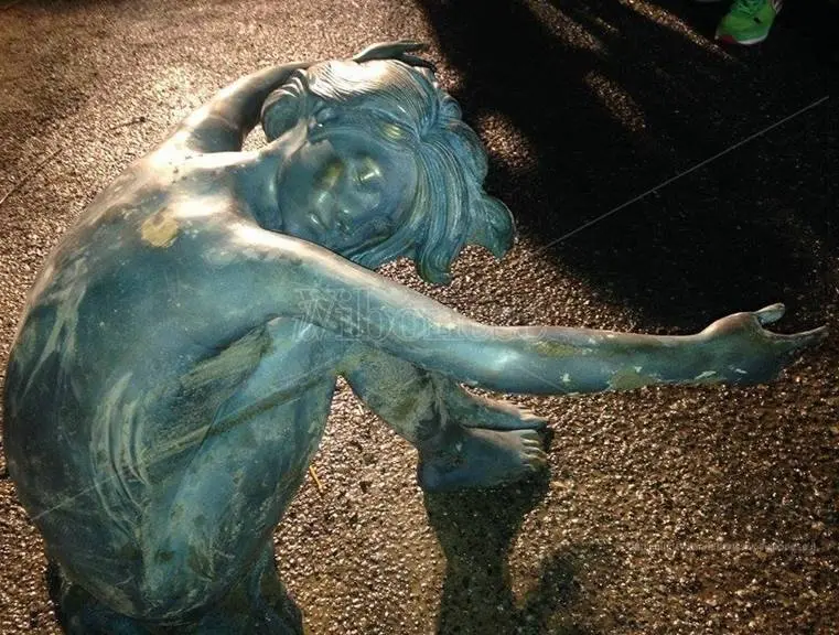 Scultura in bronzo affiora dal Lago Angitola, recuperata dai vigili del fuoco (FOTO)