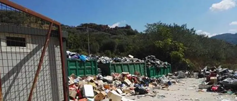 Rifiuti: sequestrata dai carabinieri l’isola ecologica di Pizzoni