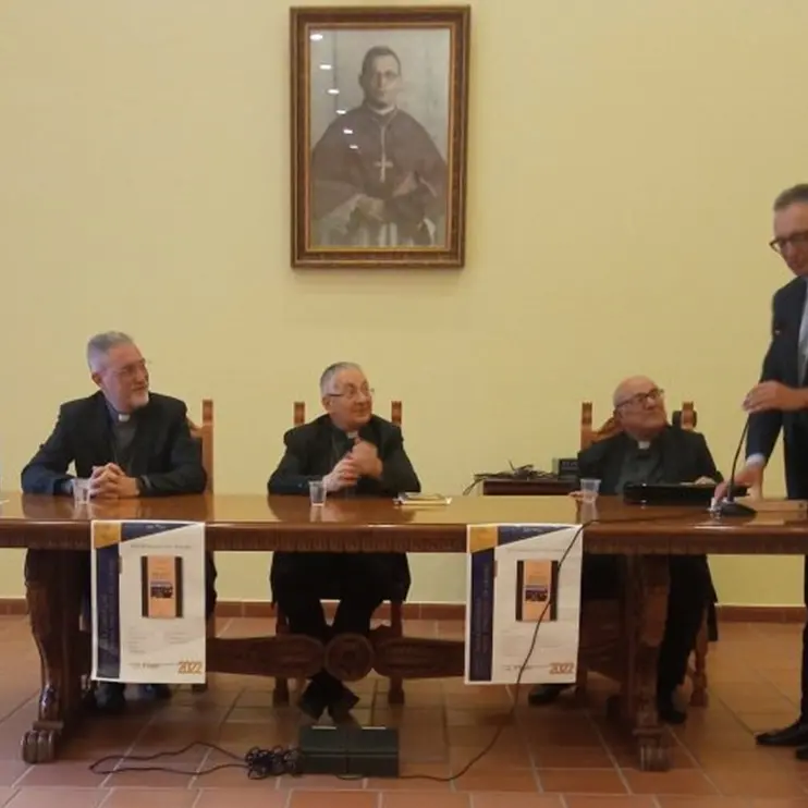 Presentato a Mileto il libro di monsignor Renzo sulla storia millenaria della città