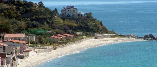 Casa-vacanza senza licenza chiusa a Santa Maria di Ricadi