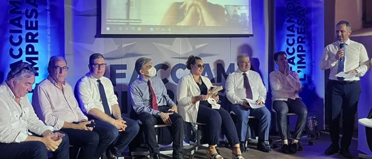 A Pizzo si è parlato di imprese e banche, Dalila Nesci: «Momento complesso per l'economia»