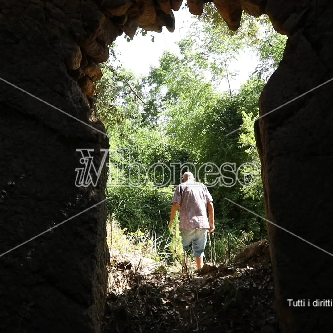 Agostino, l'ultimo operaio delle \"carcare\" calabresi -Video