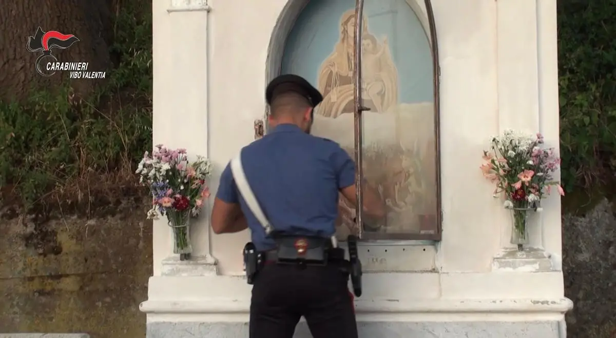 Droga nascosta nell’edicola votiva della Madonna, tre arresti a Zungri - Video
