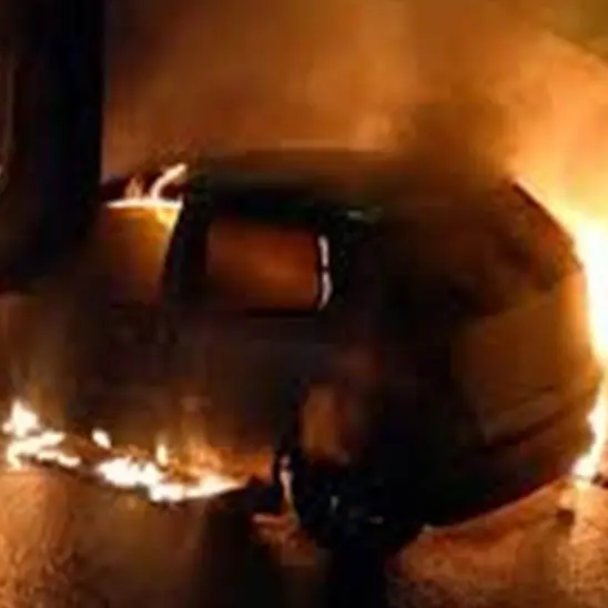 Auto rubata a Vibo trovata in fiamme a Sorianello