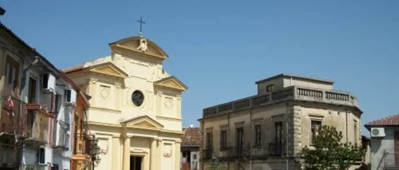 Vazzano, la minoranza avanza dubbi su una fornitura di acqua potabile: «Hanno usato l’autobotte dei miracoli?»