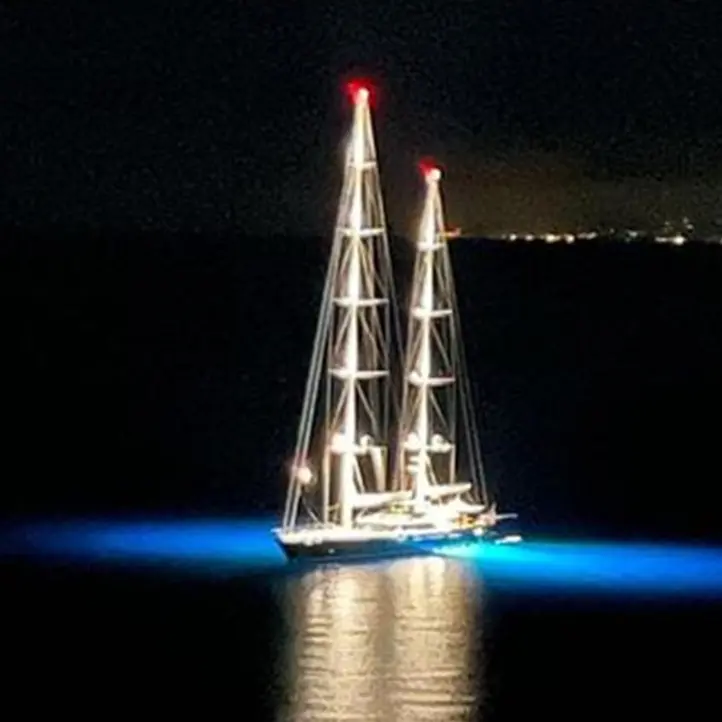 Barche da sogno nel porto di Vibo Marina, approda il superyacht a vela \"Seven\"