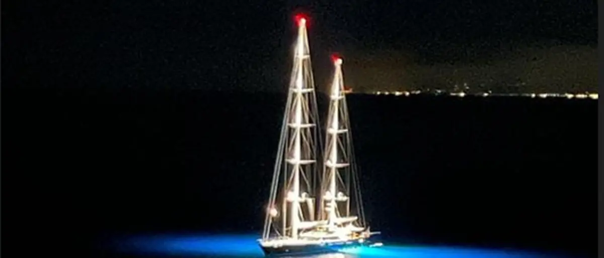 Barche da sogno nel porto di Vibo Marina, approda il superyacht a vela \"Seven\"