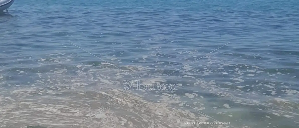 Santa Maria di Ricadi: esposto in Procura per il mare sporco e la creazione di una scogliera