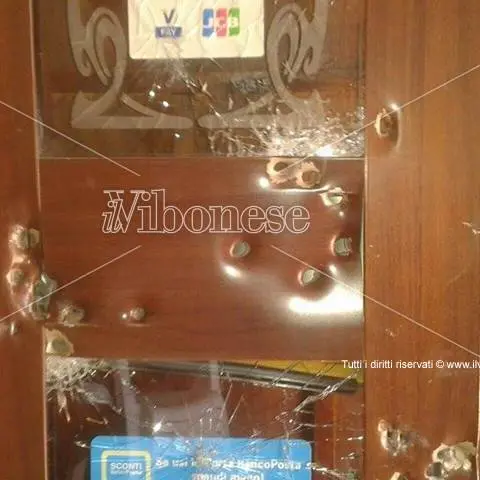 Mileto: colpi d’arma da fuoco nella notte contro un ristorante-pizzeria (VIDEO)