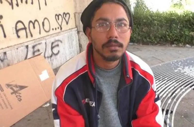 Assan, da dieci giorni a Vibo in strada e senza un tetto (VIDEO)
