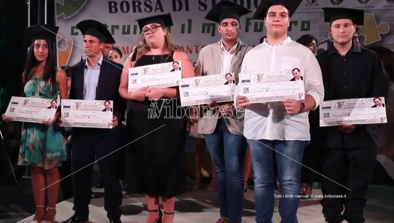 Borsa di studio “Antonio Mamone”, consegnati i premi a Tropea -Video