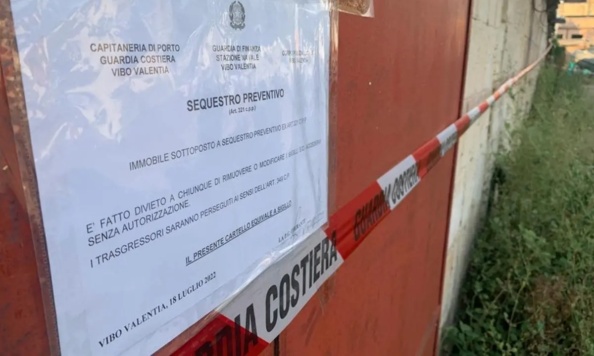 Vibo Marina: la Guardia Costiera sequestra due capannoni industriali